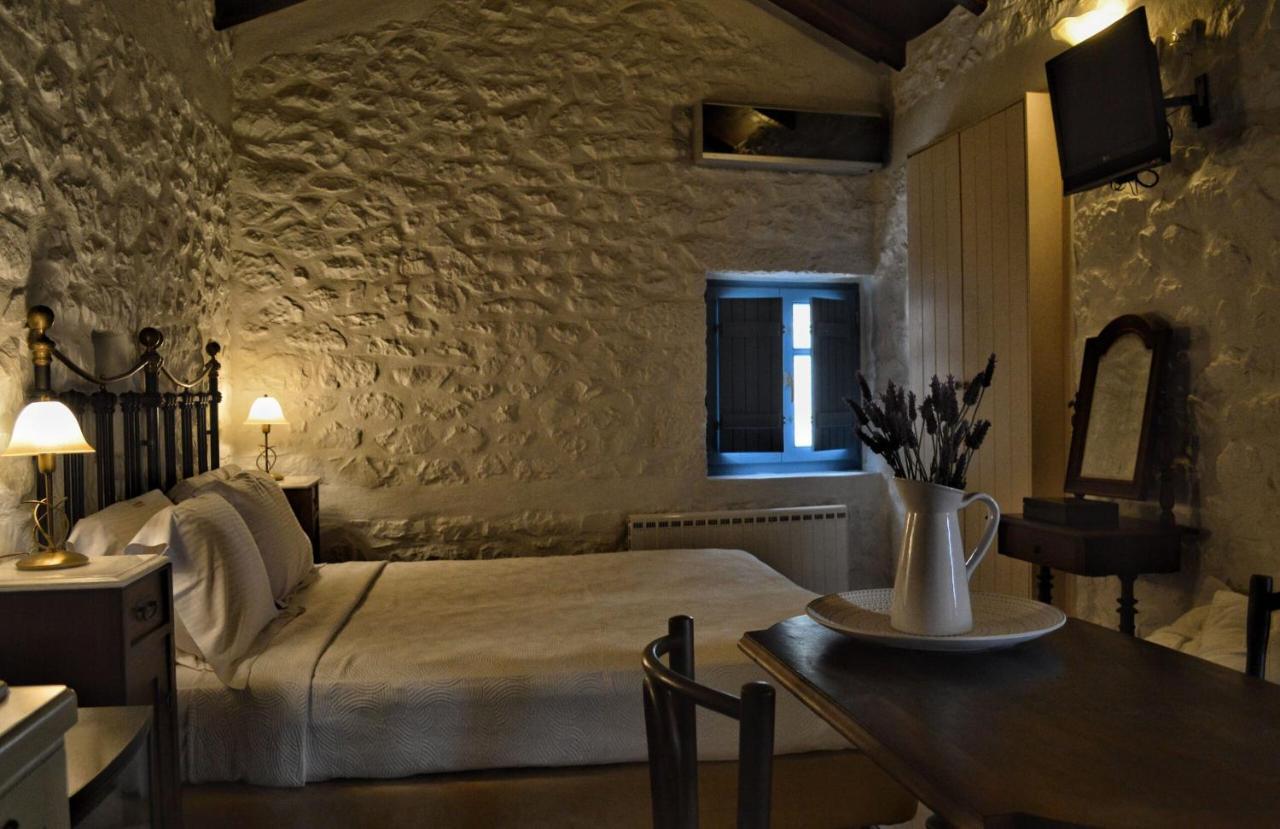 Lithos Stone Suites Areopoli Eksteriør billede