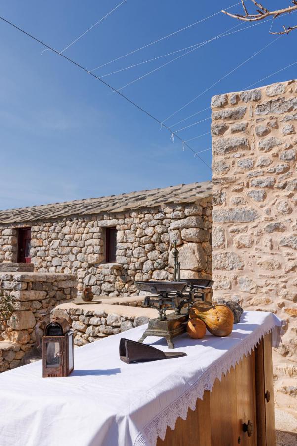 Lithos Stone Suites Areopoli Eksteriør billede