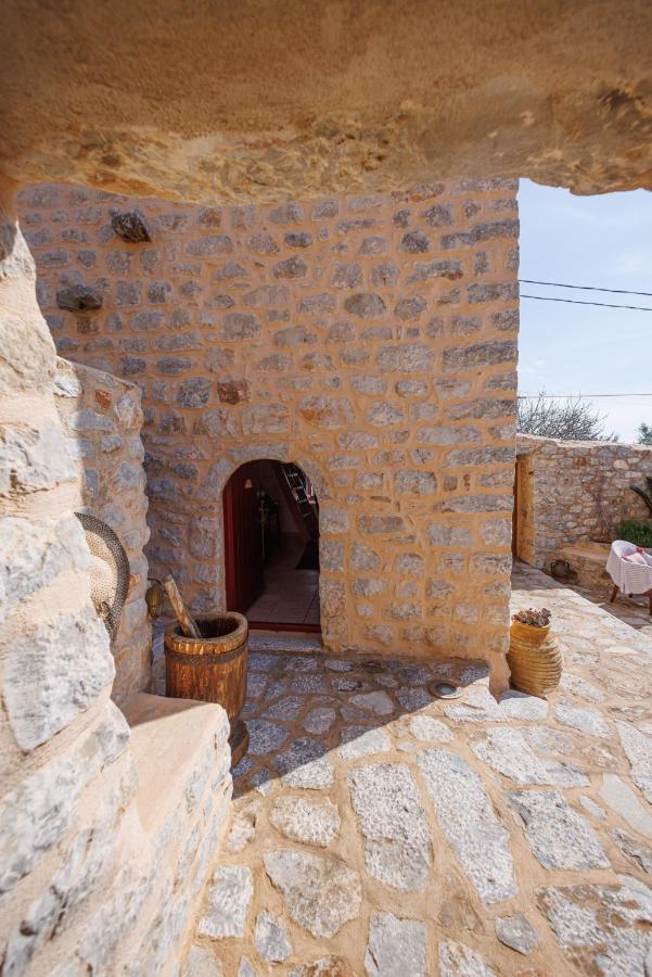 Lithos Stone Suites Areopoli Eksteriør billede