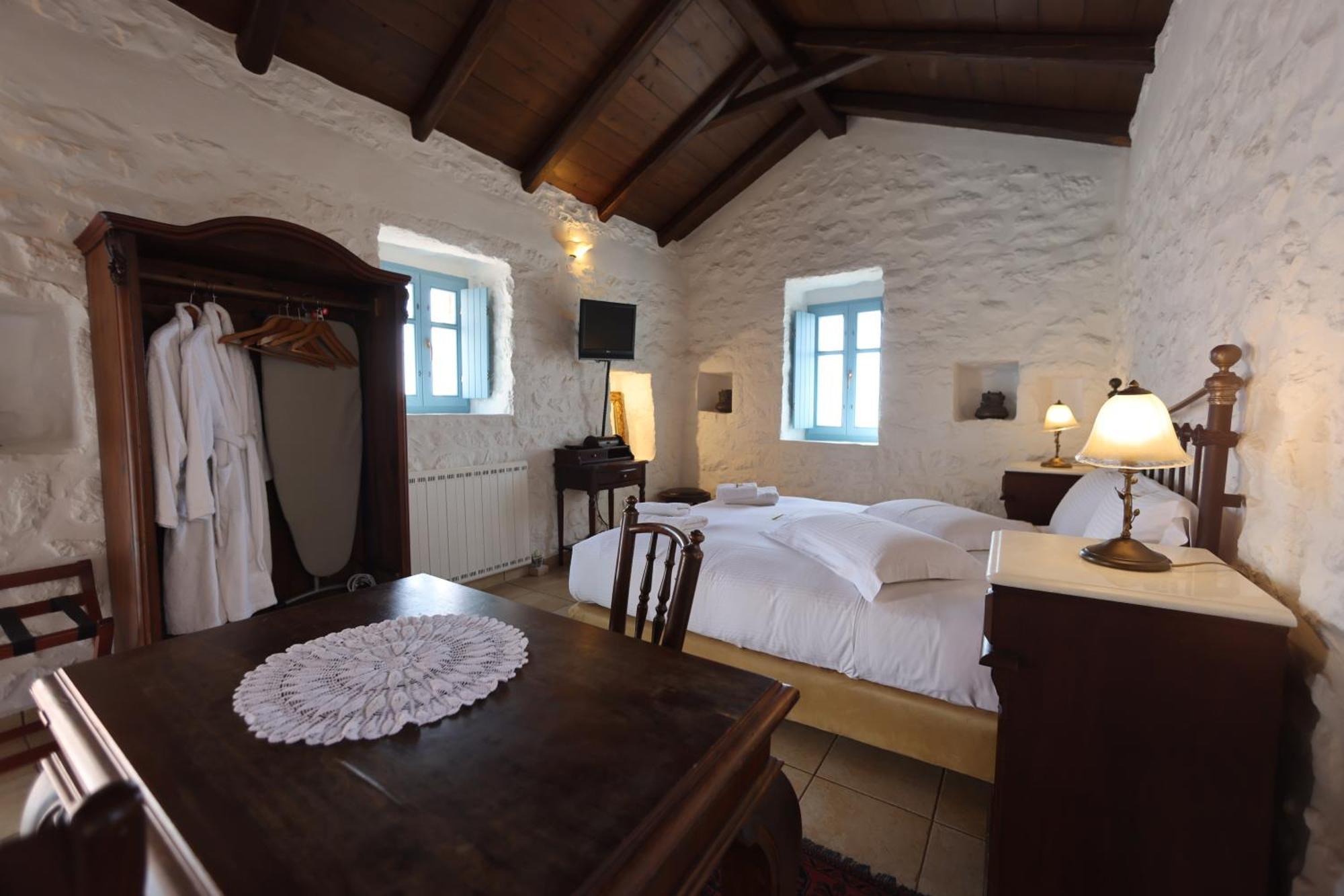 Lithos Stone Suites Areopoli Værelse billede
